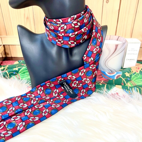 Christian Dior Vintage Monsieur necktie featuring a geometric pattern - Picture 8 of 8